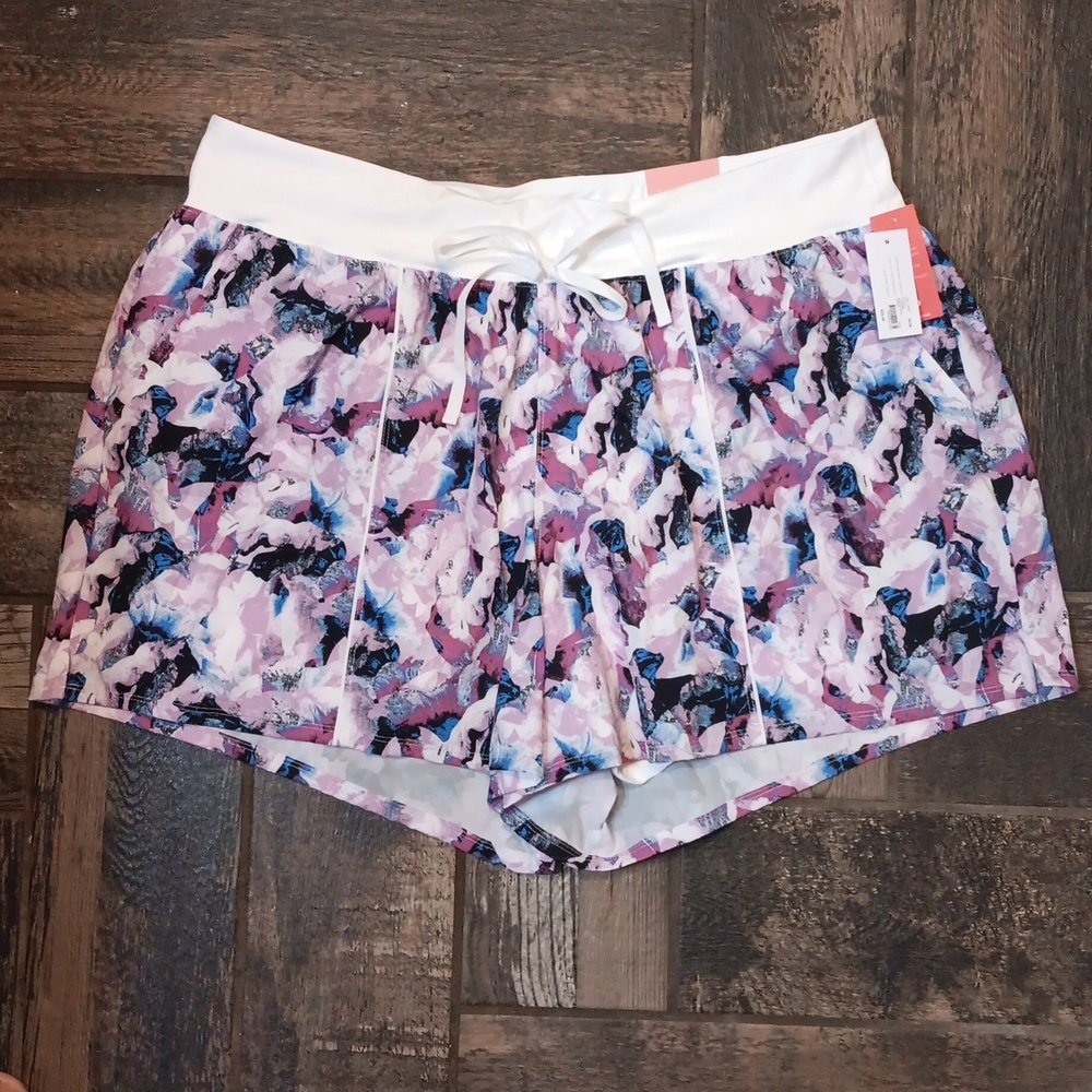 LIVI ACTIVE stretch woven shorts NWT 26/28